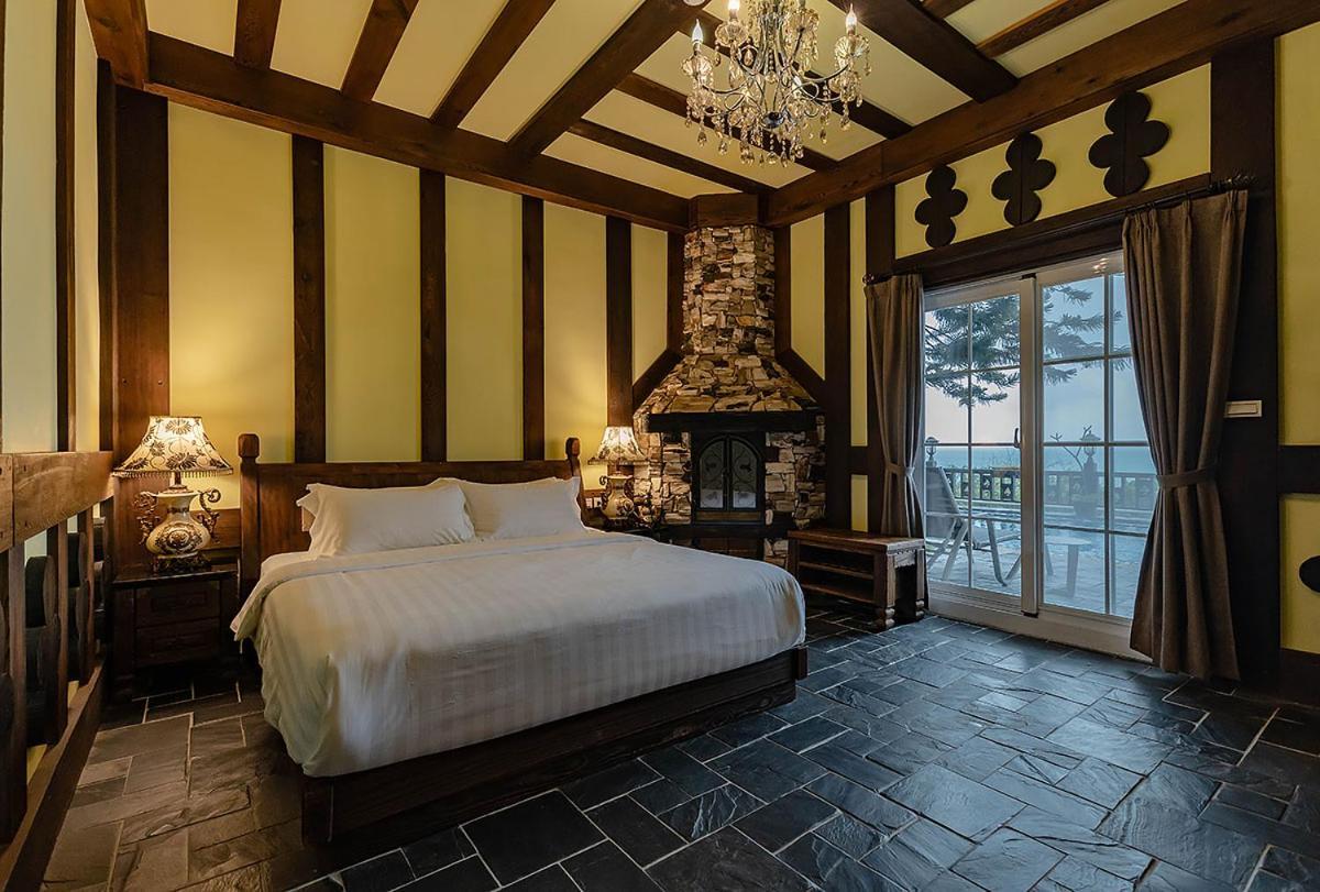 Tudor Dynasty Homestay Шоуфэн Экстерьер фото